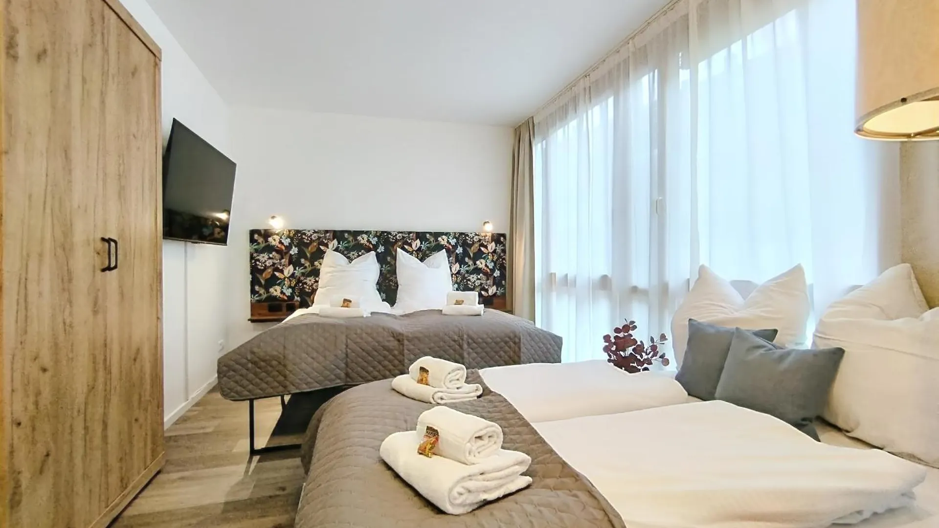 Design-Apartmenthaus Fuer Bis Zu 12, Modern, Dachterrasse, Grill, Ruhige Lage, Disney Plus, Wii, Lan Und Wlan Norimberk Německo