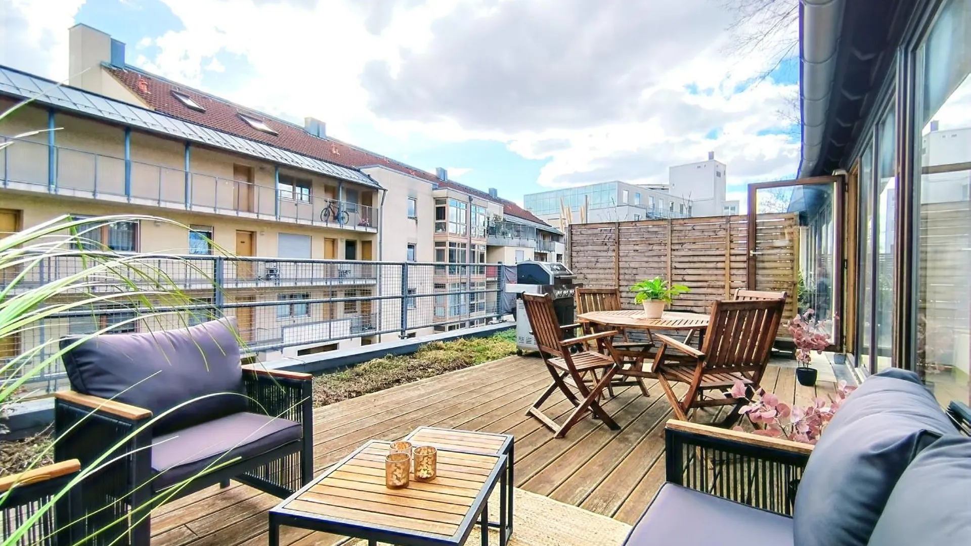 Design-Apartmenthaus Fuer Bis Zu 12, Modern, Dachterrasse, Grill, Ruhige Lage, Disney Plus, Wii, Lan Und Wlan Norimberk 0*,  Německo