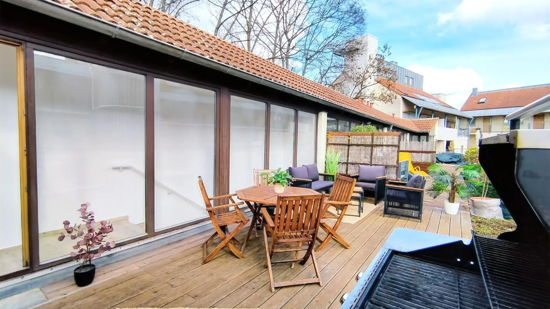 Design-Apartmenthaus Fuer Bis Zu 12, Modern, Dachterrasse, Grill, Ruhige Lage, Disney Plus, Wii, Lan Und Wlan Norimberk