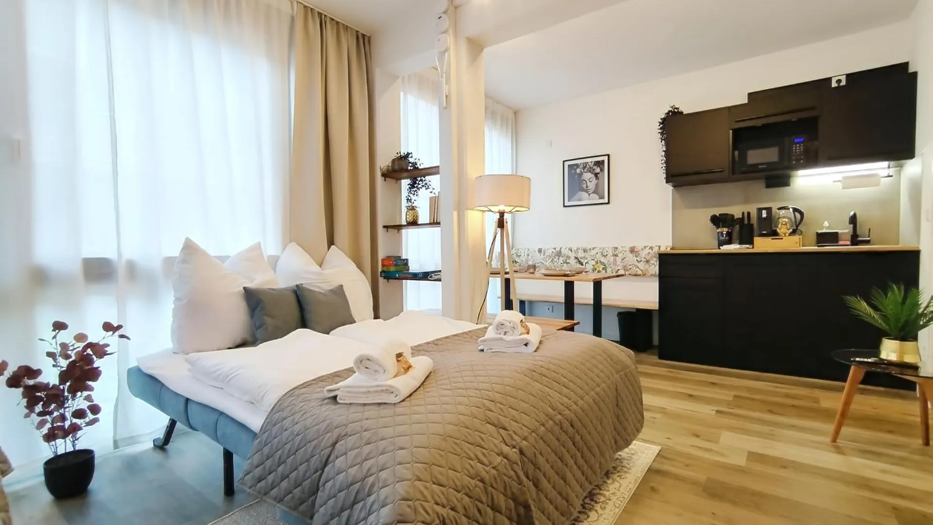 Design-Apartmenthaus Fuer Bis Zu 12, Modern, Dachterrasse, Grill, Ruhige Lage, Disney Plus, Wii, Lan Und Wlan Norimberk Apartmán